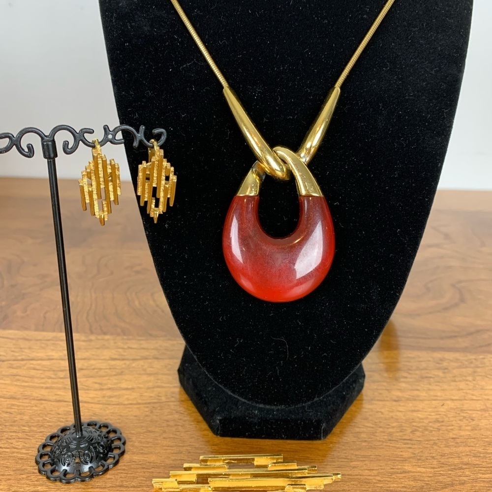 Trifari Necklace Earrings Brooch Jewelry Set Vtg Red Gold Toned 4 Pieces Bold